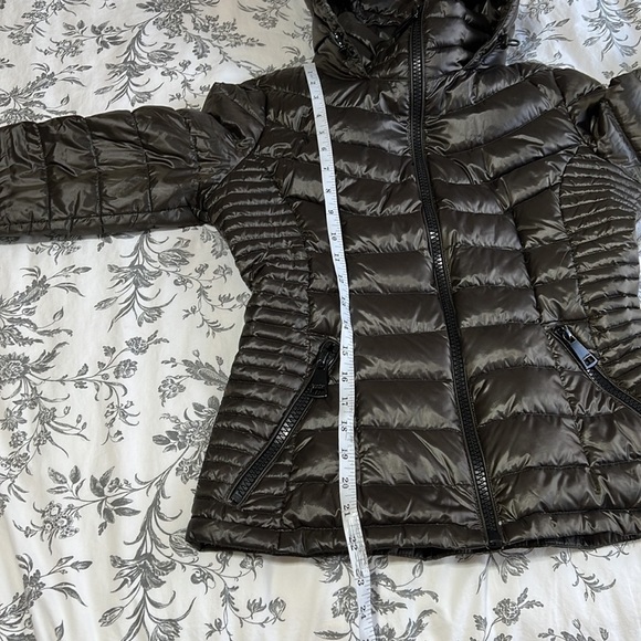 Calvin Klein Lightweight Premium Down Woman’s Puffer Jacket - Picture 10 of 11